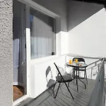 Nomad Spot Coliving *
