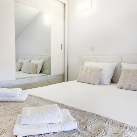 Nomad Spot Coliving Апартамент *