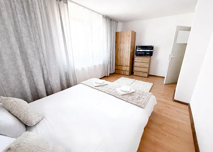 Nomad Spot Coliving * Банско