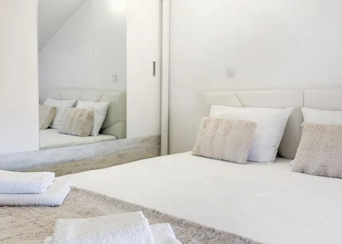 Nomad Spot Coliving Апартамент *